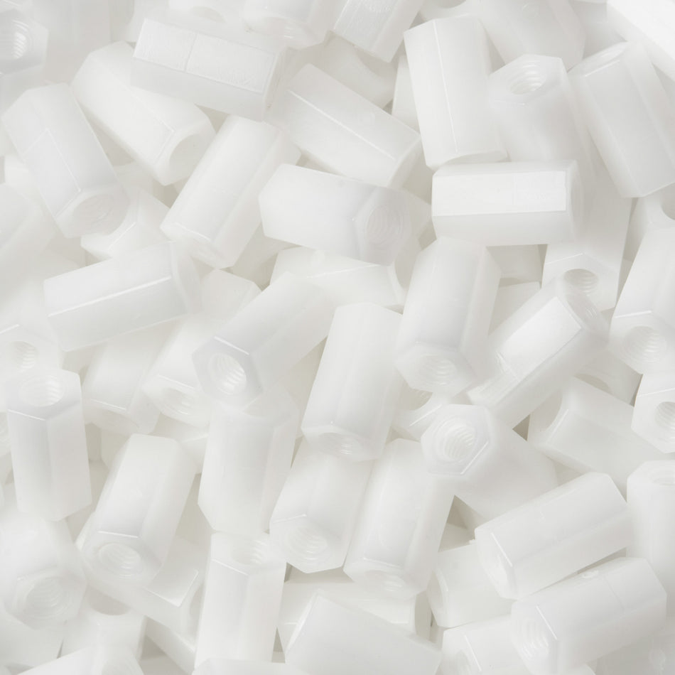 Dadi distanziatori in poliacetale (POM)